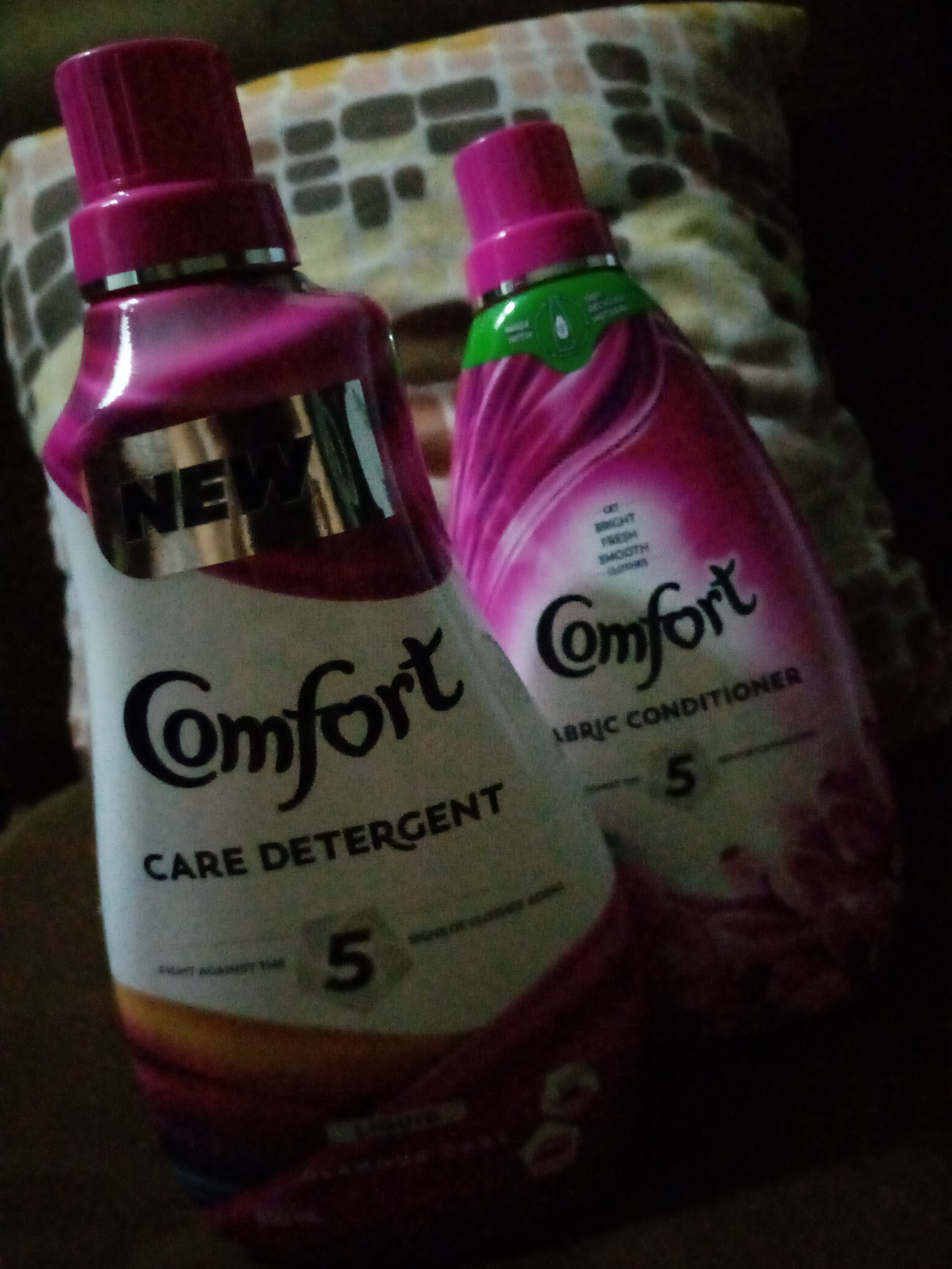 Comfort glamour care detergent and fabric conditioner Linen & laundry