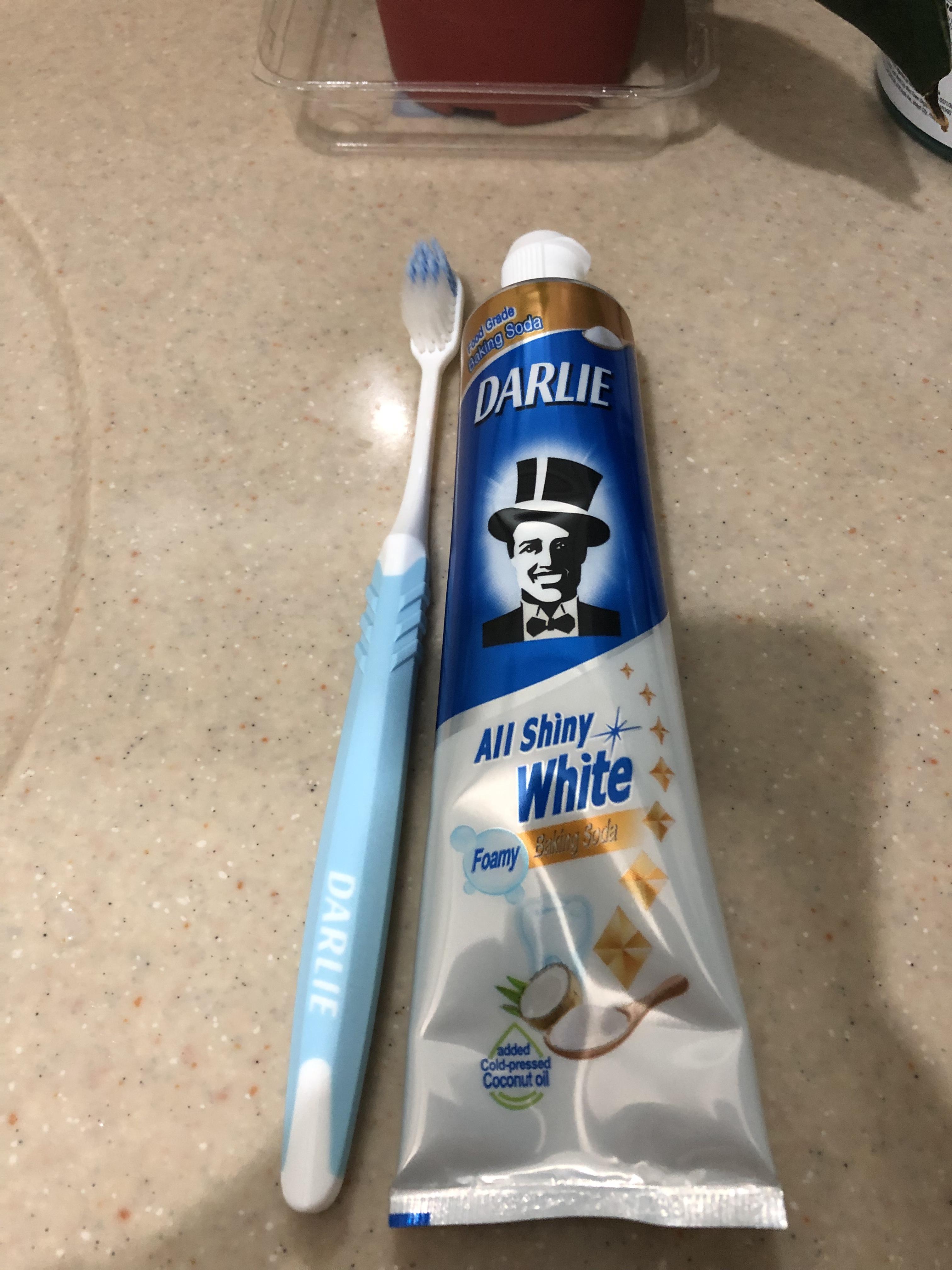 All shiny white baking soda toothpaste by Darlie review Oral care